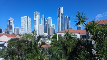 surfers paradise