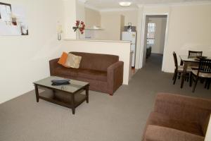 chevron palms holiday apartments by gold coast premium