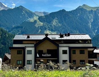 black eagle luxury appartement lodge