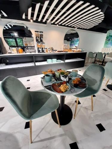 lisbon city hollywood hotel