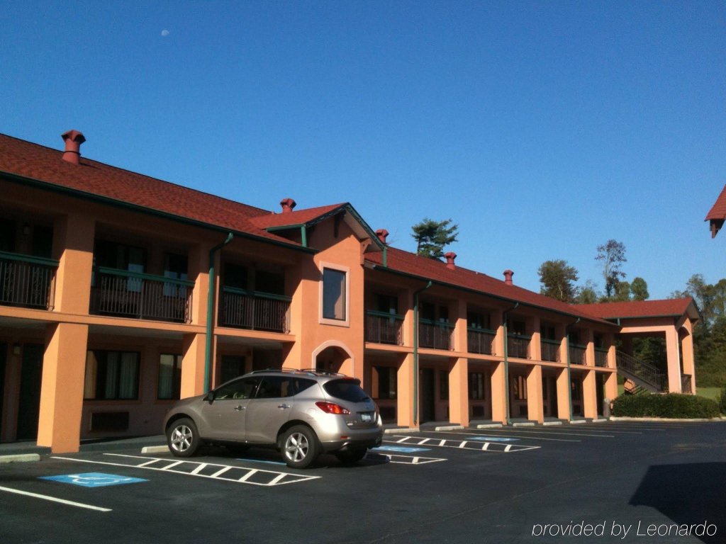 Budgetel Inn And Suites Plus,,2.5 star