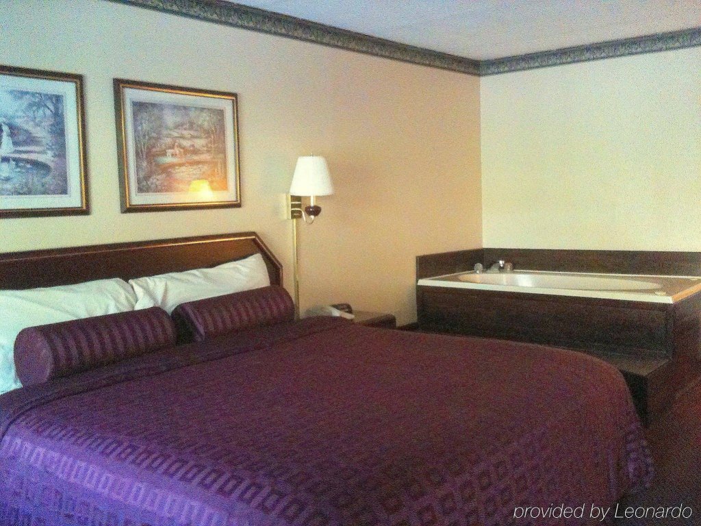 Budgetel Inn And Suites Plus,,2.5 star