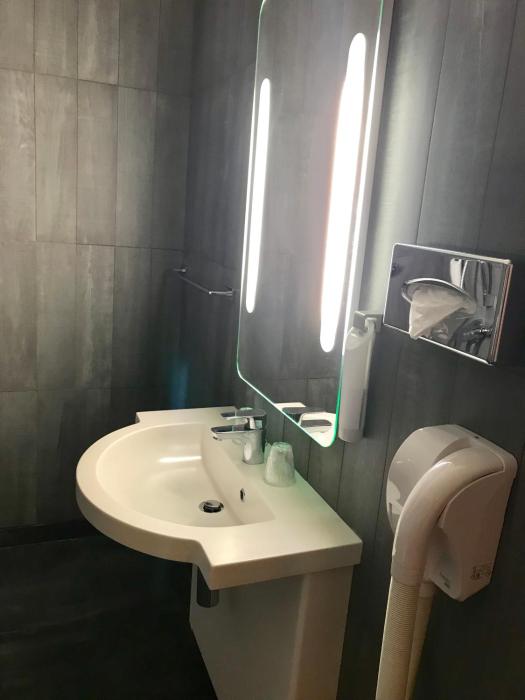 easyhotel nice old town