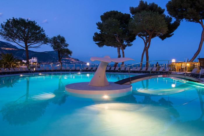 hotel vacances bleues delcloy