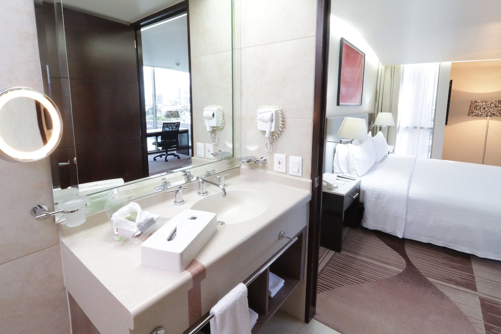 holiday inn hotel and suites medica sur by ihg