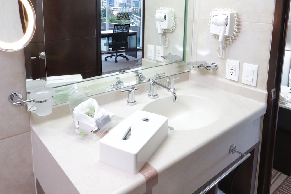 holiday inn hotel and suites medica sur by ihg