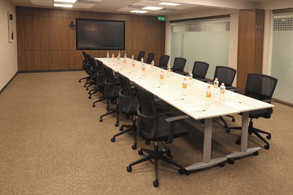 holiday inn hotel and suites medica sur by ihg