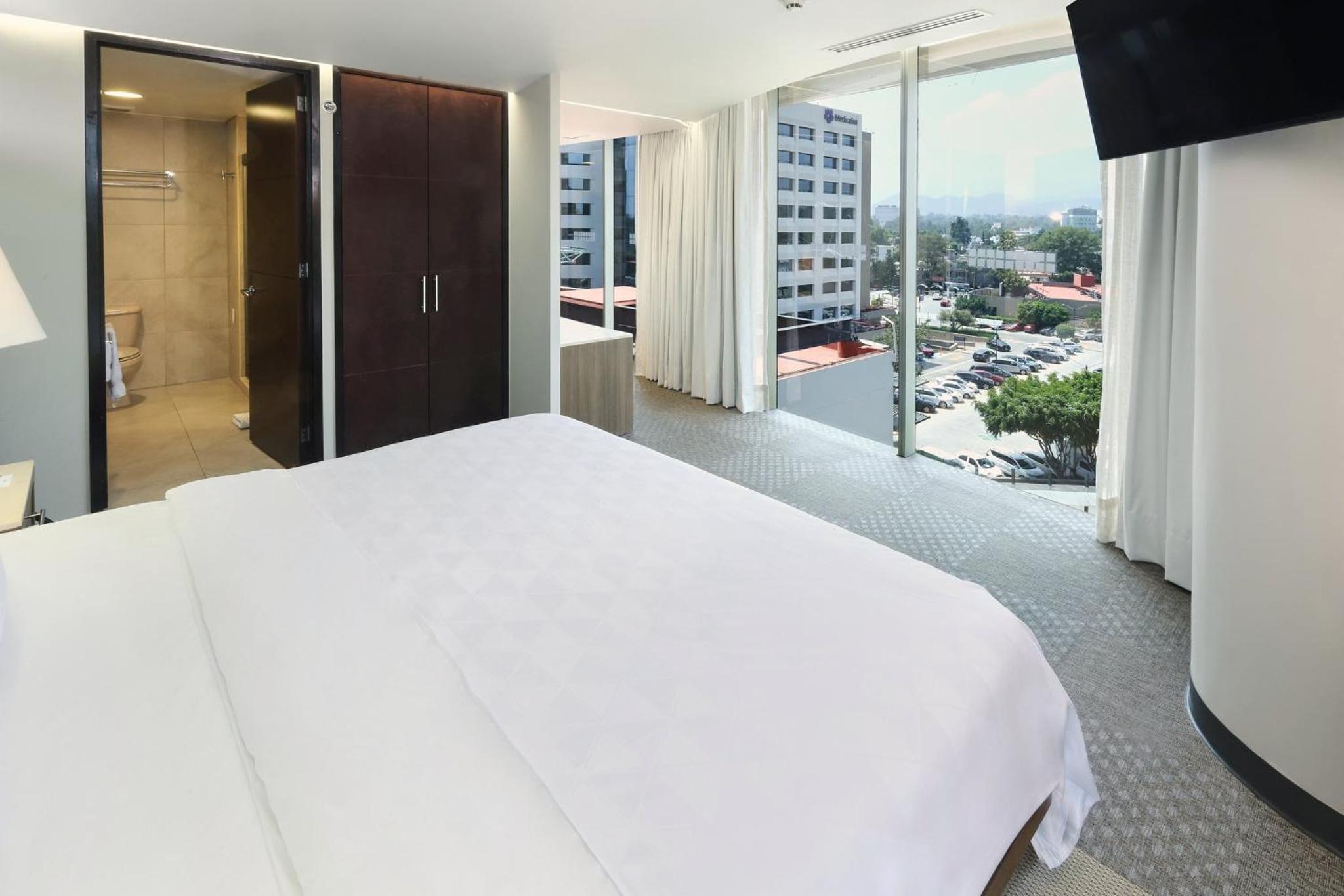 holiday inn hotel and suites medica sur by ihg