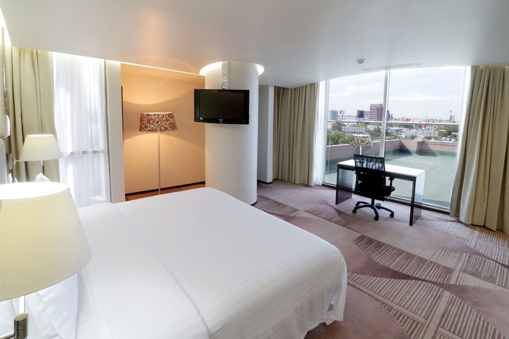 holiday inn hotel and suites medica sur by ihg