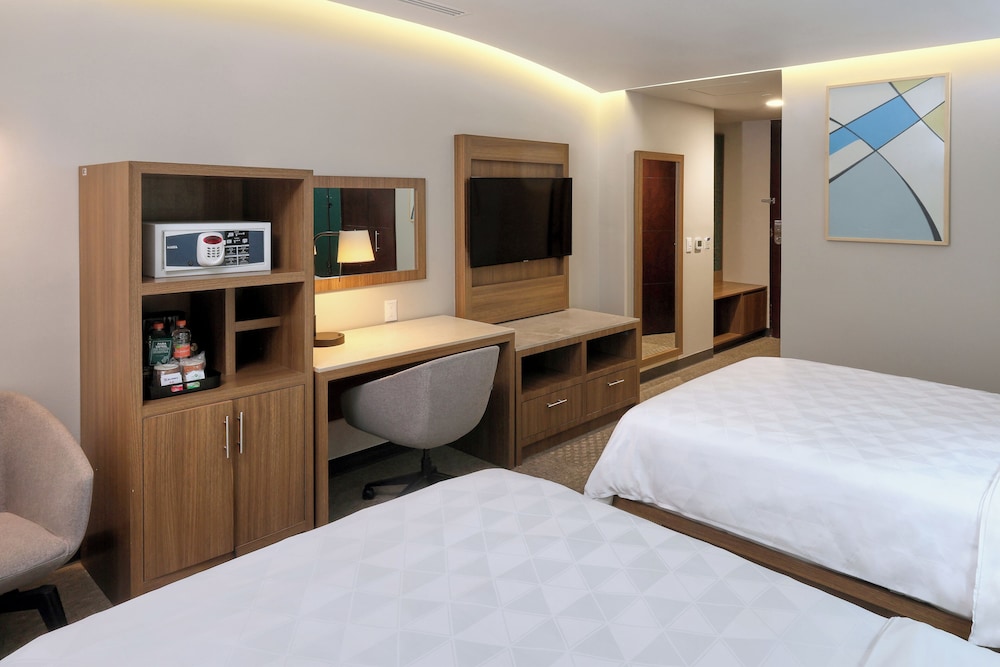 holiday inn hotel and suites medica sur by ihg
