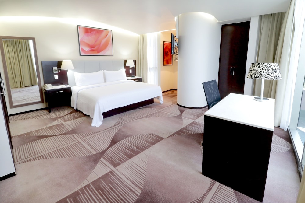 holiday inn hotel and suites medica sur by ihg