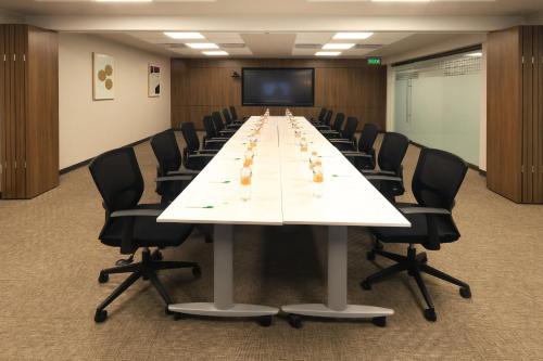 holiday inn hotel and suites medica sur by ihg