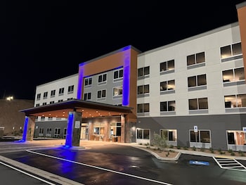 holiday inn express and suites henderson south b