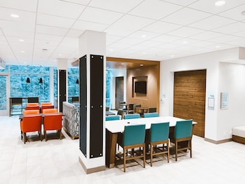 holiday inn express and suites henderson south b