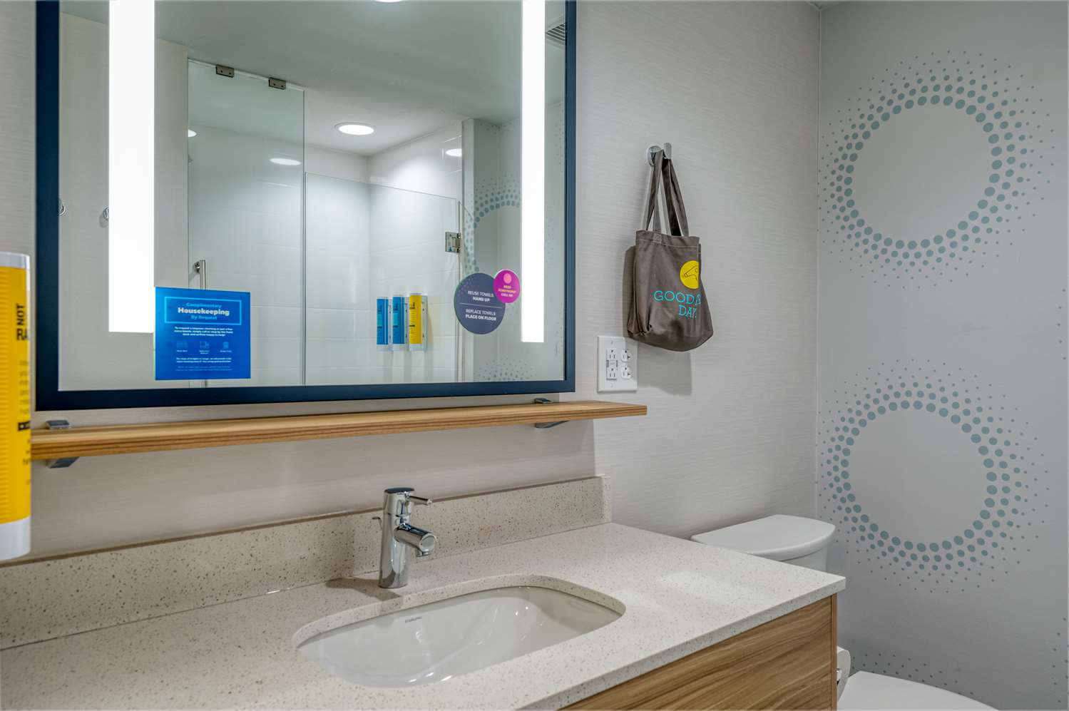 tru by hilton indianapolis lawrence in