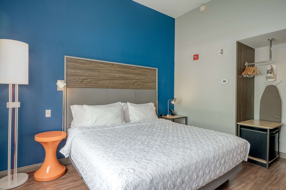 tru by hilton indianapolis lawrence in