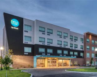 tru by hilton indianapolis lawrence in