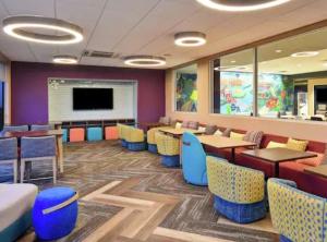 tru by hilton indianapolis lawrence in