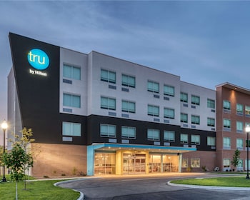 tru by hilton indianapolis lawrence in