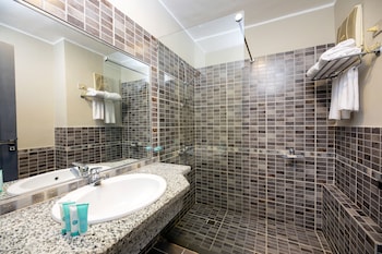 the bay hotel hurghada marina