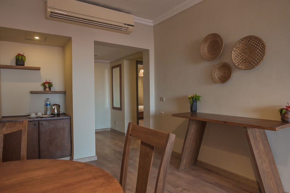 the bay hotel hurghada marina