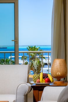 the bay hotel hurghada marina