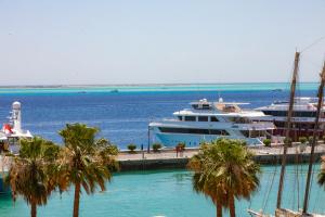 the bay hotel hurghada marina