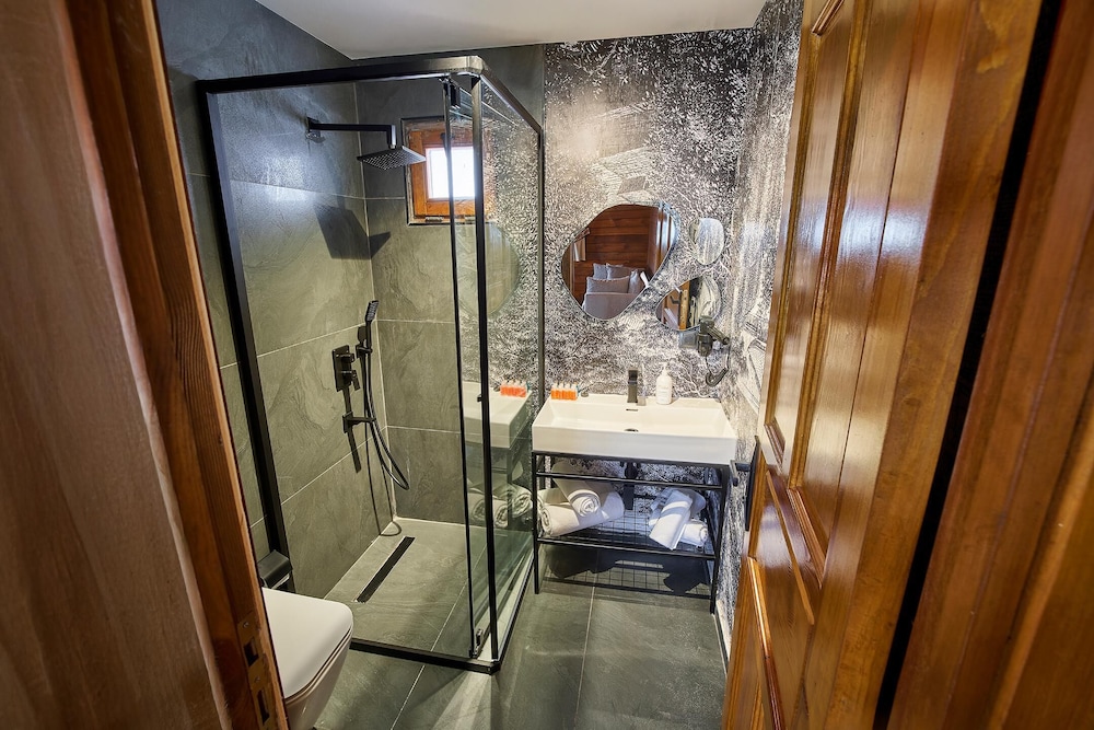 flora handuzu resort and bungalow