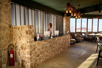 flora handuzu resort and bungalow