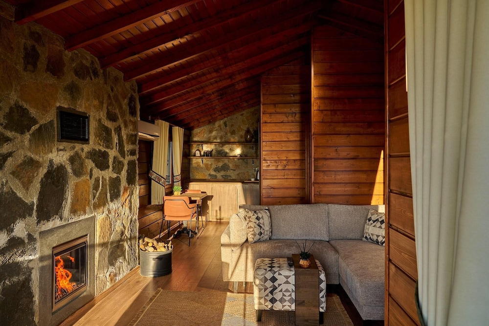 flora handuzu resort and bungalow