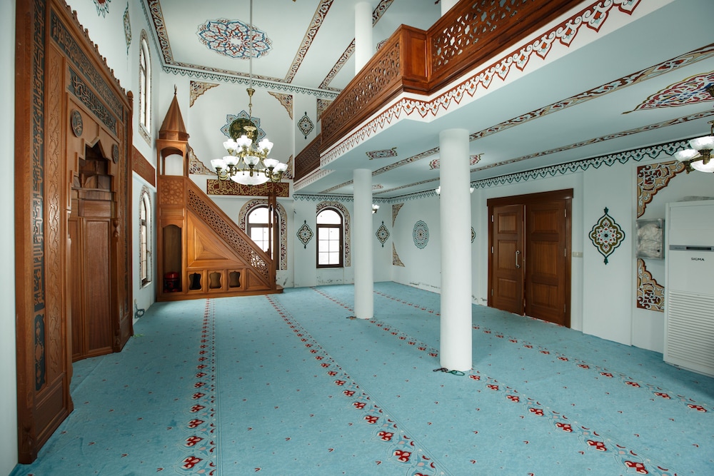 flora handuzu resort and bungalow