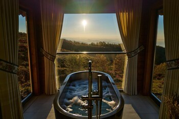 flora handuzu resort and bungalow