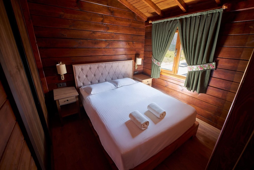 flora handuzu resort and bungalow