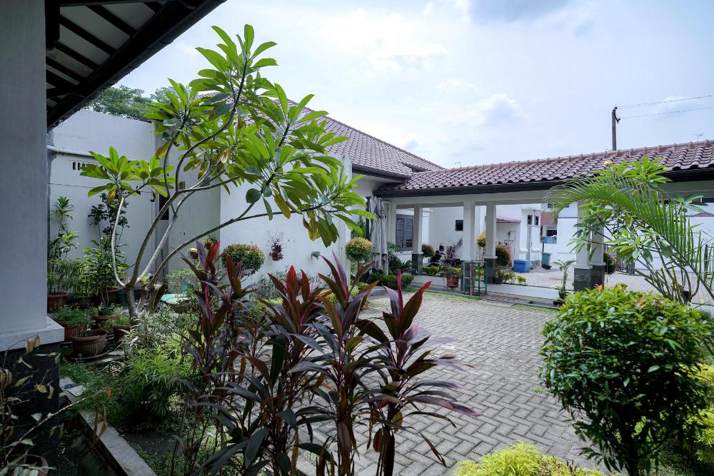 reddoorz avros guest house medan