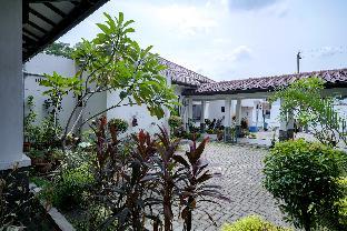 reddoorz avros guest house medan