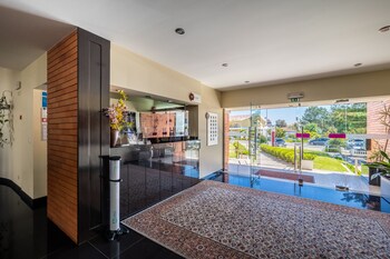 hotel colmeia monte real