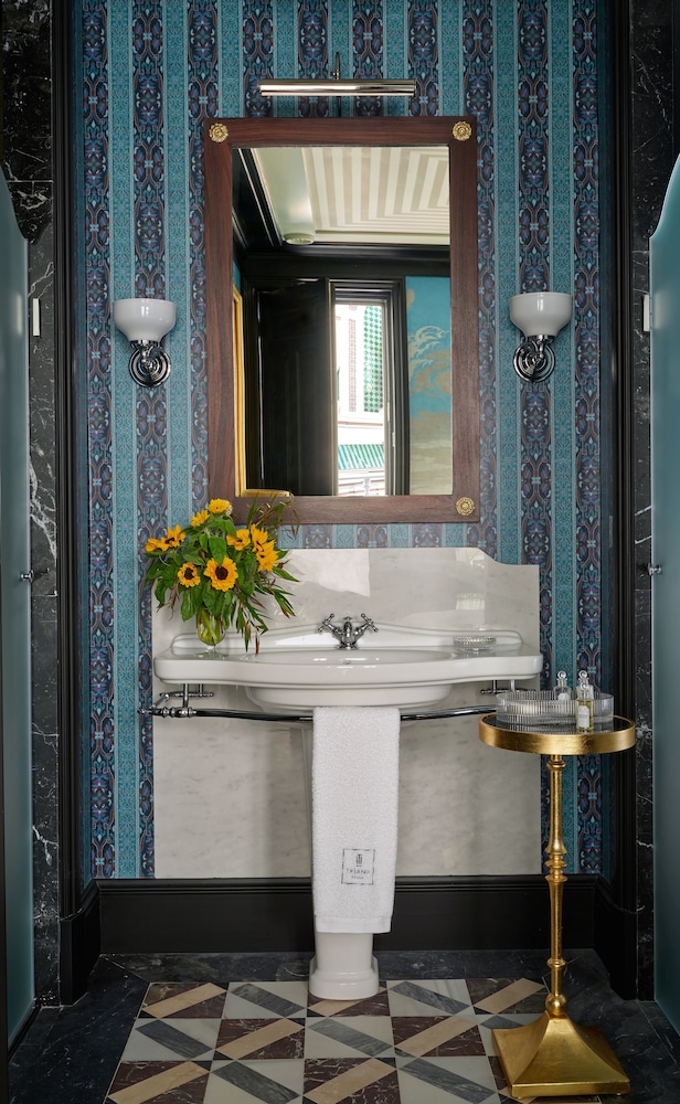 triana house boutique hotel