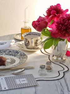 triana house boutique hotel