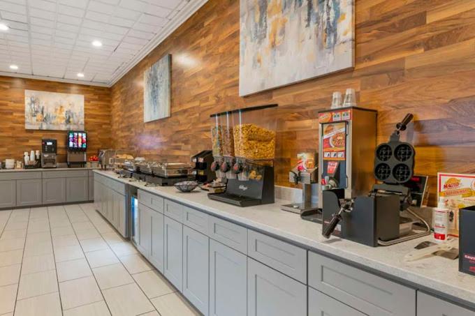 brooklyn center hotel