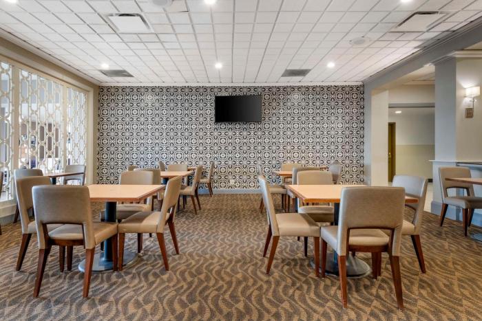 brooklyn center hotel