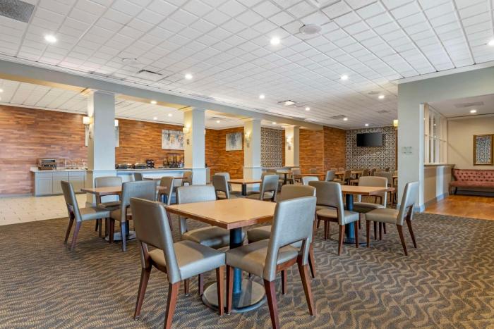 brooklyn center hotel