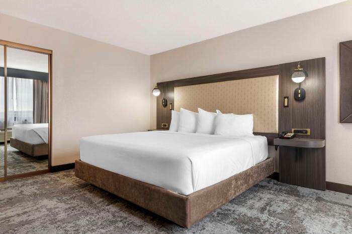 brooklyn center hotel