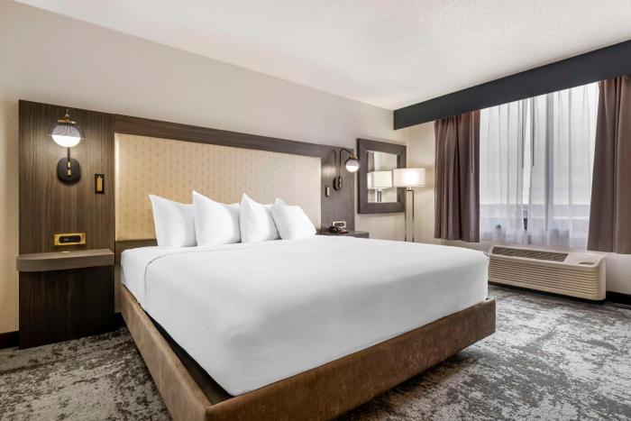 brooklyn center hotel