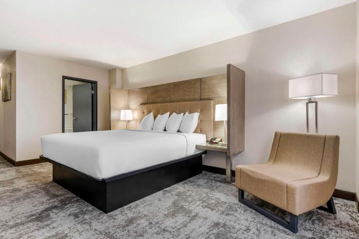 brooklyn center hotel