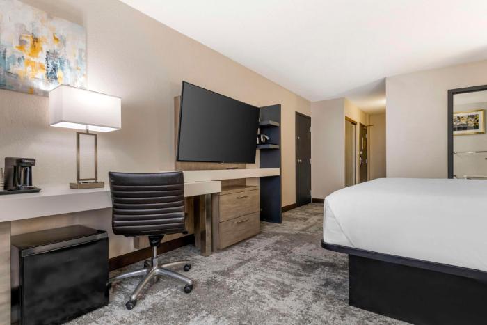 brooklyn center hotel