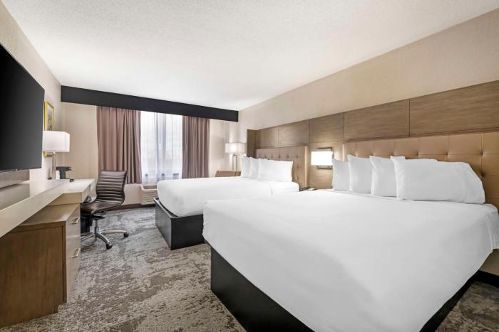 brooklyn center hotel