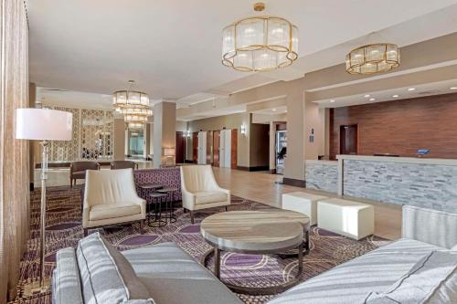 brooklyn center hotel