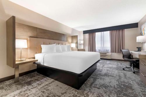 brooklyn center hotel