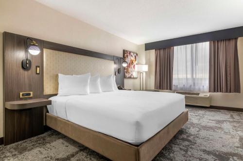 brooklyn center hotel