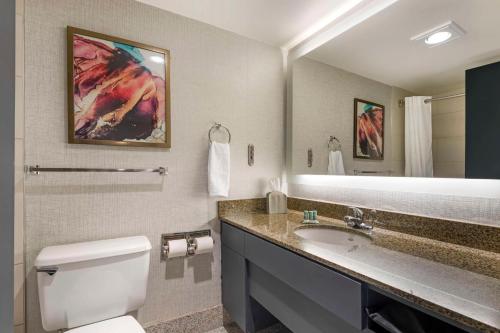 brooklyn center hotel